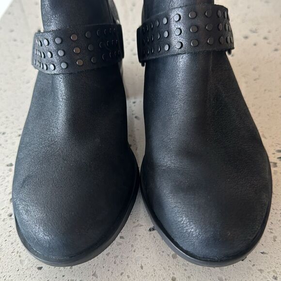 Sorel Lolla ll Women’s Black Leather Ankle Booties Cut Outs Studs Casual Size 6 - Picture 13 of 14